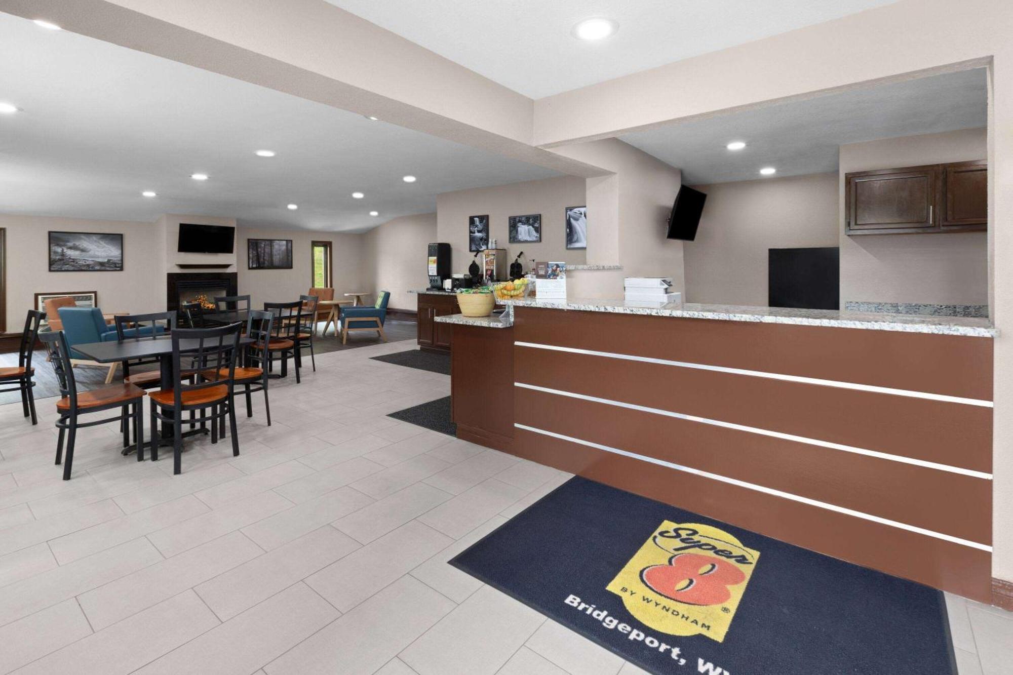 Hotel Super 8 By Wyndham Bridgeport/Clarksburg Area Exterior foto