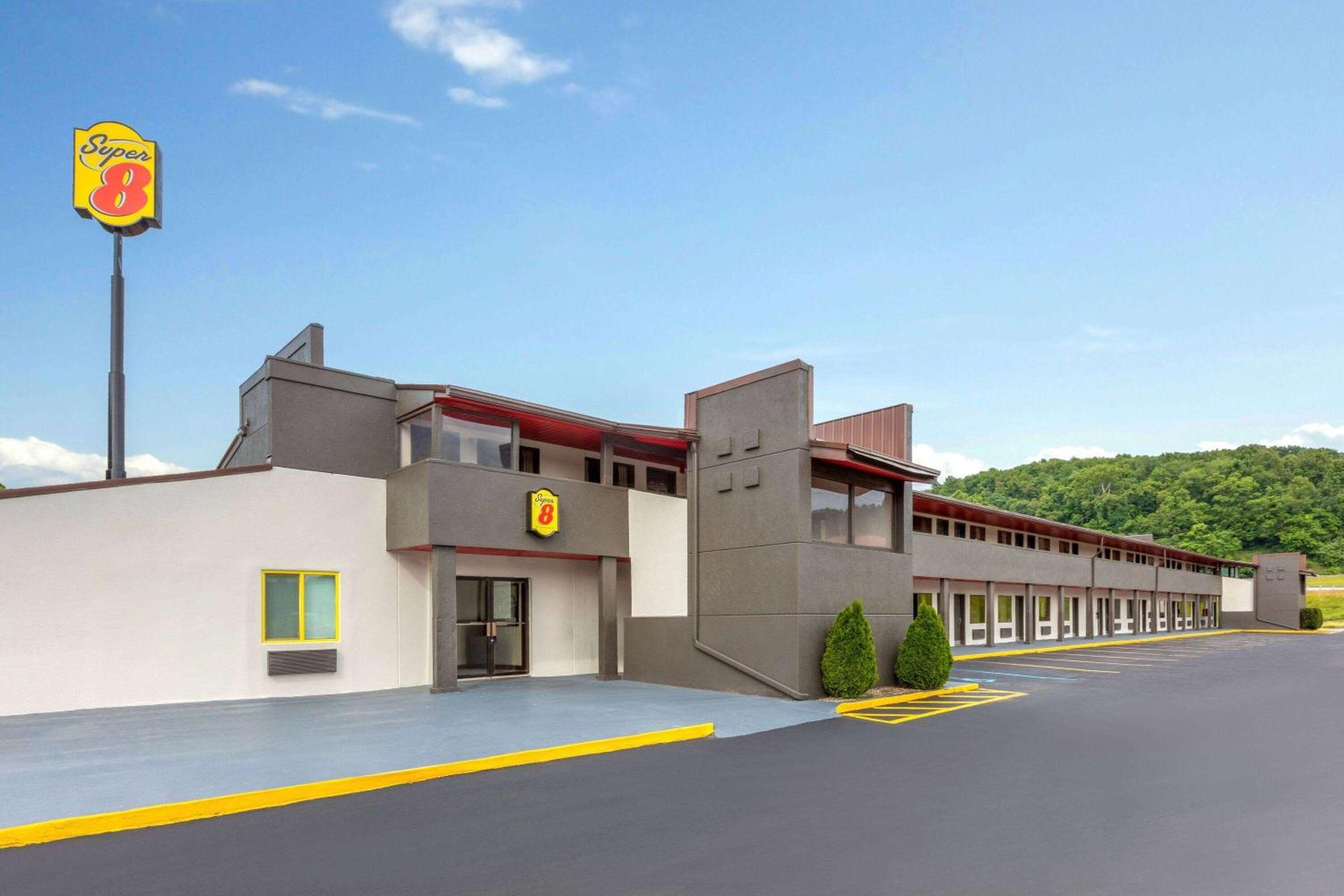 Hotel Super 8 By Wyndham Bridgeport/Clarksburg Area Exterior foto